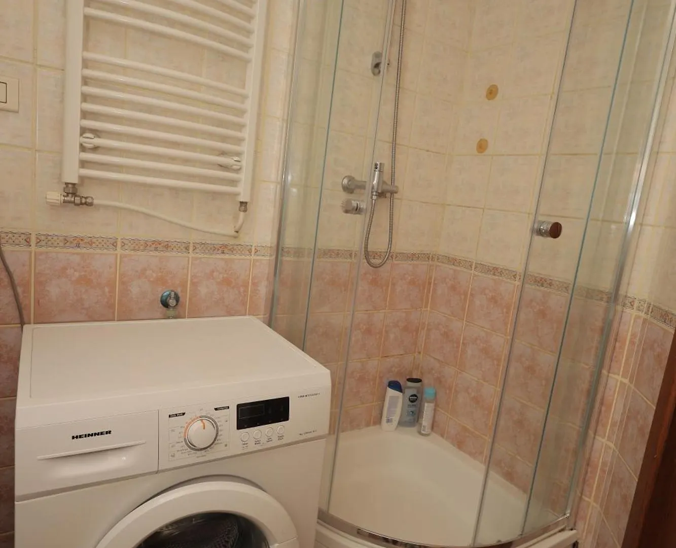 Shared Retro Vintage Luxury Apartment Bucureşti